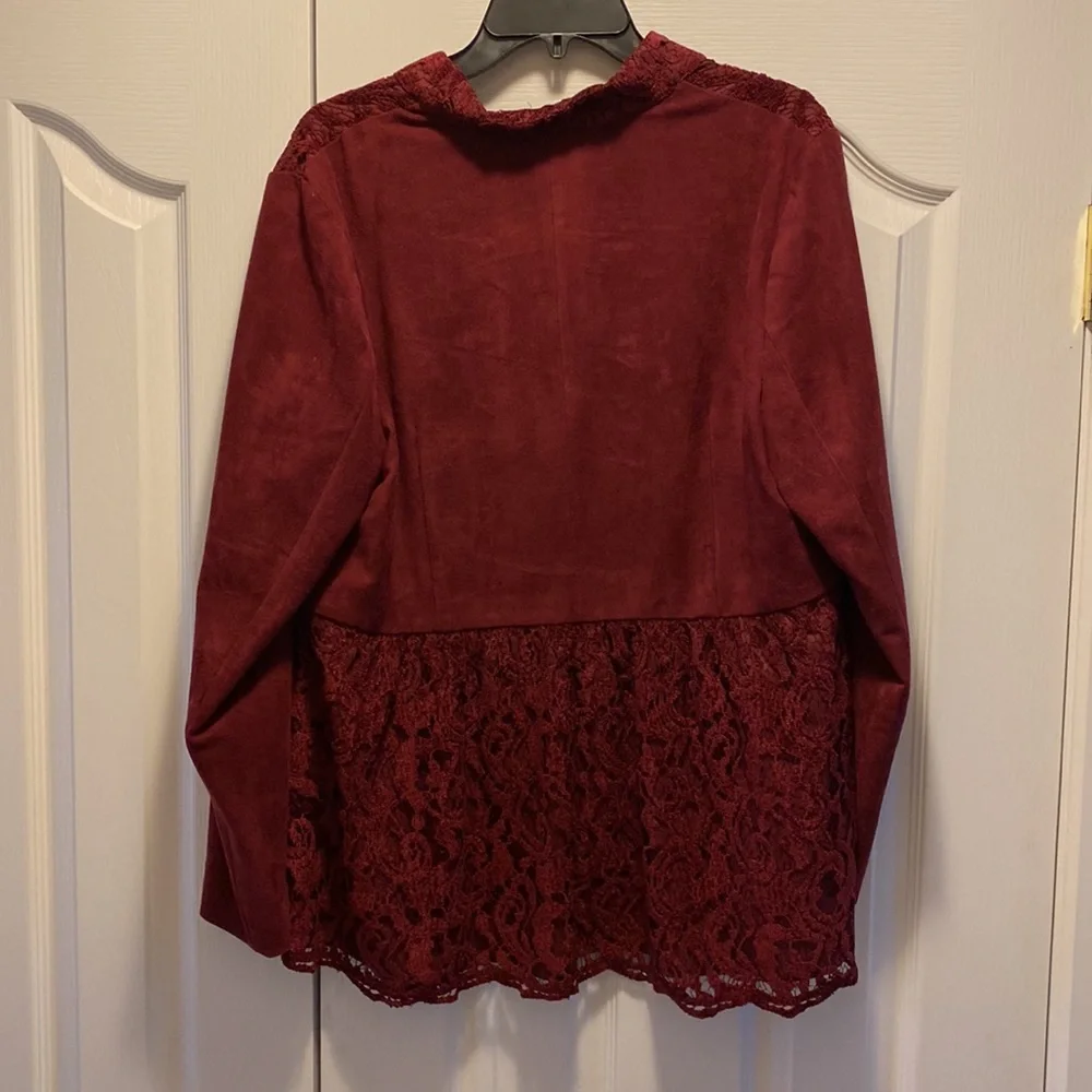 Chico’s Feminine Suede Lace Chenille Burgundy Jacket Size 2 (regular L-12) - Picture 2 of 3